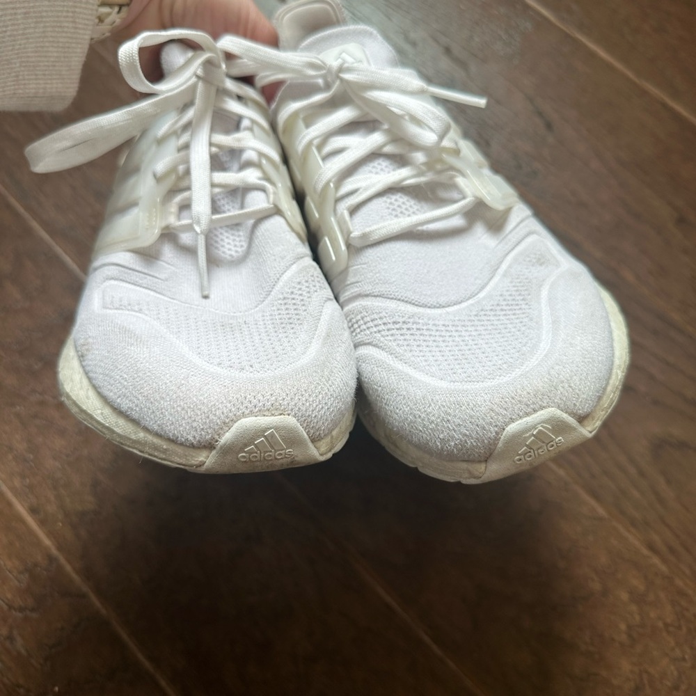 Adidas Ultraboost shoes - Picture 5 of 7